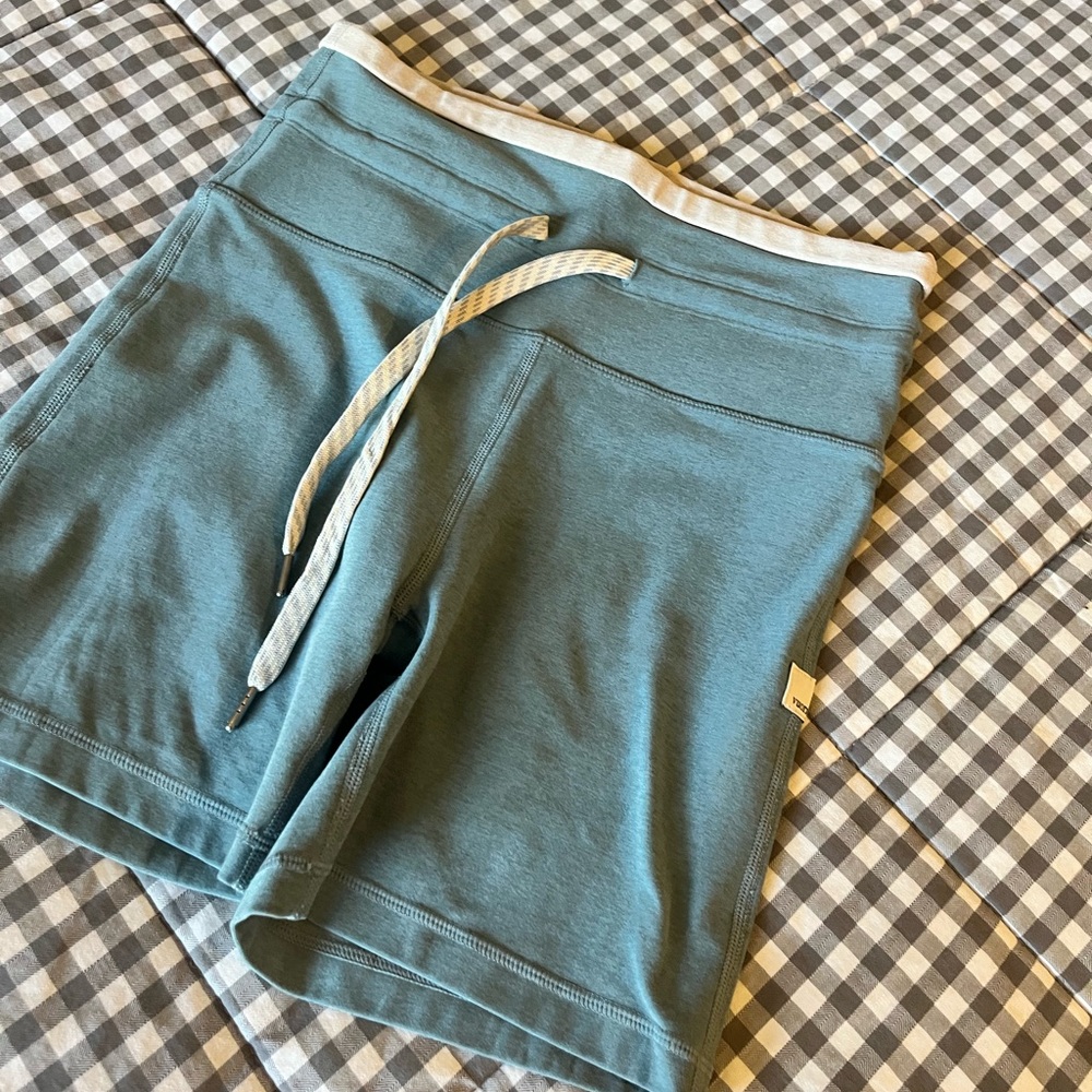 Vuori bike shorts small